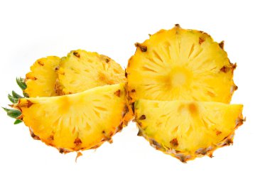 Beyaz arkaplanda ananas 