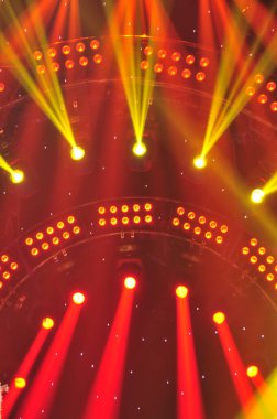 Karanlık, yakın plan resimlerdeki sahne aydınlatma efekti 