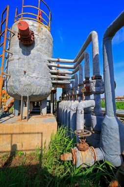 Boru hattı vanaları ve sanayi ekipmanları