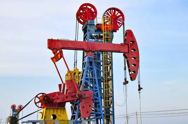 Petrol sondaj kulesi, Çin 'in Hebei eyaletinin Tanghai ilçesi petrol sahaları 