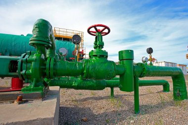 Yağ boruları ve vanalar