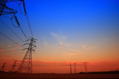 Elektrik kulesi, elektrik şebekesi, enerji endüstrisi ekipmanları ve tesisleri