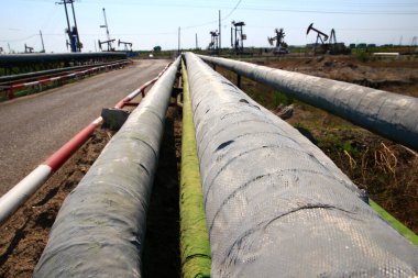 Petrol ve gaz işleme tesisi ve boru hattı vanaları. Petrol ve doğalgaz endüstrisinde petrol boru hattı vanaları..