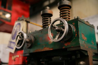 Boru hattların başka şekilli tasarım kroki endüstriyel ekipman fotoğraf ile karışık 