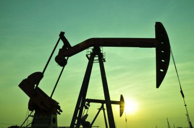 Petrol sondaj kulesi, Çin 'in Hebei eyaletinin Tanghai ilçesi petrol sahaları