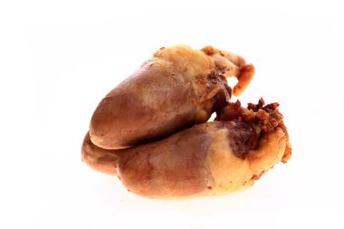 Beyaz arka plandaki kalp.