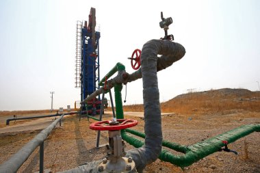 Yağ boruları ve vanalar