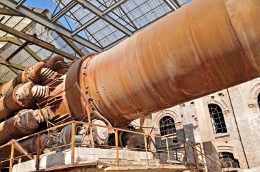 Makine ve ekipman üretiminden vazgeç. 