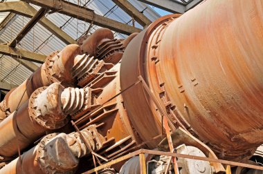 Makine ve ekipman üretiminden vazgeç. 