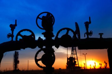 Yağ pompaları. Petrol sanayi ekipmanları.