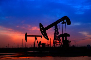 Yağ pompaları. Petrol sanayi ekipmanları.