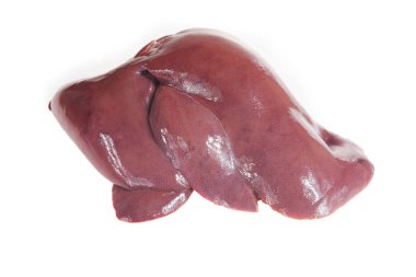 Domuz ciğeri beyaz arka planda çok taze.