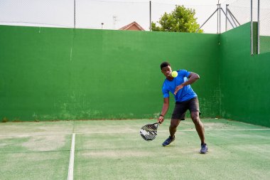 Profesyonel kürek atlama gözlemcisi. Spor oyunu