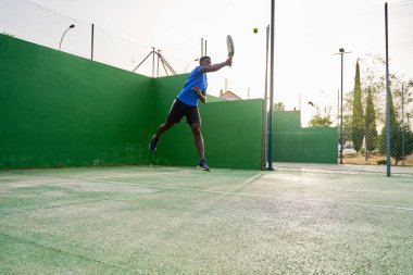 Profesyonel kürek atlama gözlemcisi. Spor oyunu