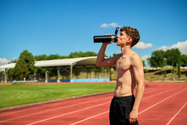 Antrenmandan sonra spinter su kaybediyor.