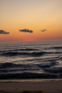 Akdeniz 'in Üzerinde Güzel Gün Doğumu