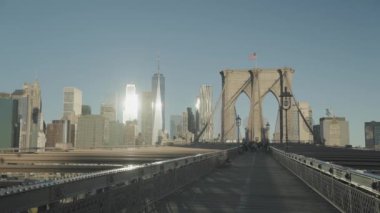 Brooklyn Köprüsü ve Manhattan Skyline in the Morning Manhattan, New York City, ABD