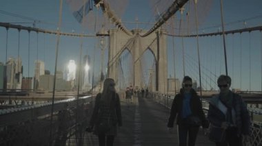 Brooklyn Köprüsü ve Manhattan Skyline in the Morning Manhattan, New York City, ABD