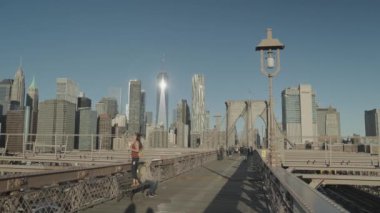 Brooklyn Köprüsü ve Manhattan Skyline in the Morning Manhattan, New York City, ABD