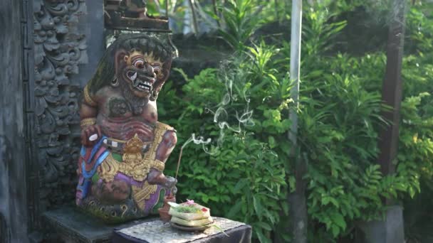 Bali Tömjén Füst Templom Kapunál Balinese Barong Szobor — Stock videók