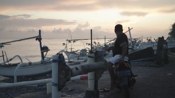 Bali Indonesië Traditionele Vissersboten Het Strand Seashore Morning Sunrise — Stockvideo
