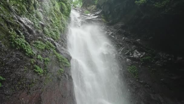Les Waterfall Yeh Mempeh Або Flying Waterfall Селі Теджакула Булеленг — стокове відео