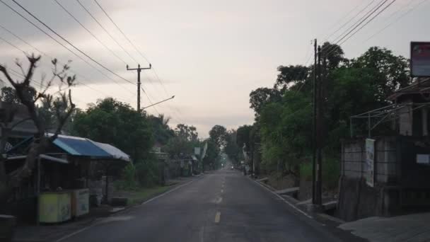 발리의한 마을에 도로의 분위기 — 비디오