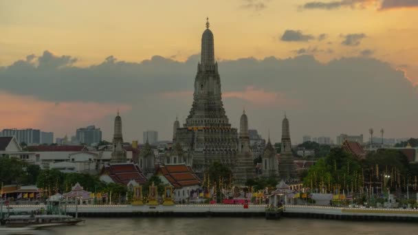 Wat Arun Ratchawararam Ratchawaramahawihan Buddhist Temple Chao Phraya River Bangkok — Stok video