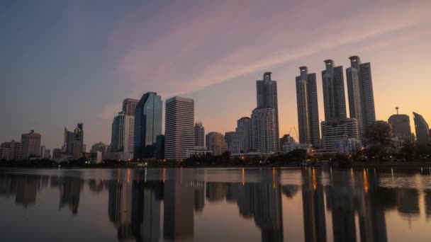 Bangkok Thailand Benjakitti Benchakitti Park Lake Ratchada Morning Sunrise Time — Video Stock