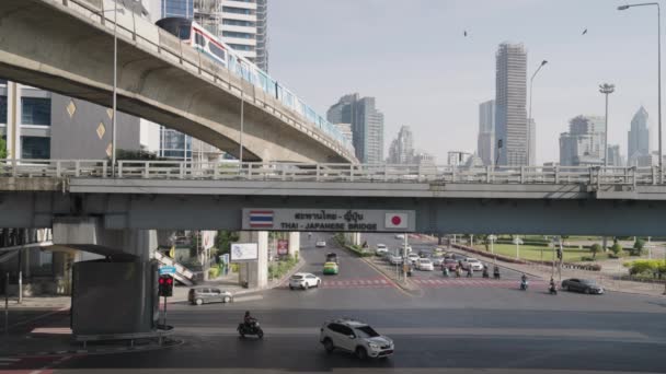 Bangkok Mass Transit System Bts Skytrain Moving Buildings Cityscape Thailand — Stockvideo