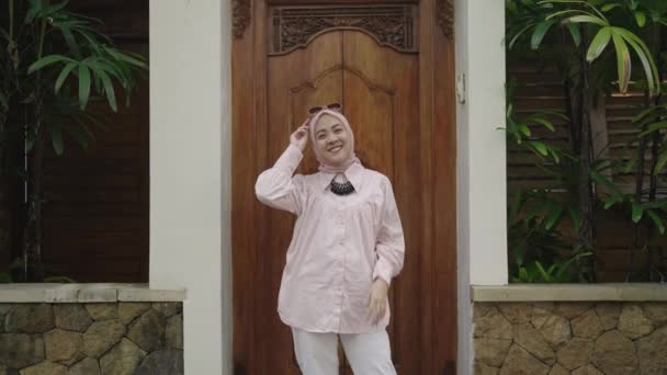 Modern Muslim Woman Hijab Southeast Asian Portrait Smiling Camera Beautiful — Stockvideo