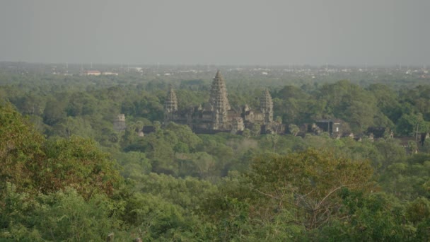 Angkor Wat Seen Phnom Bakheng Sunset — Stockvideo