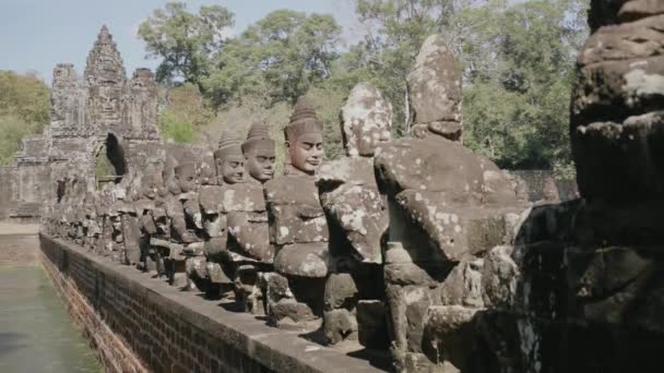 Southern Gate Angkor Thom Tonle Gate Angkor Wat Ancient Temple — стоковое видео