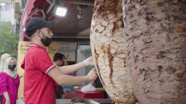 Making Kebab Shawarma Chicken Beef Spinning Griller Roaster Street Food — 图库视频影像