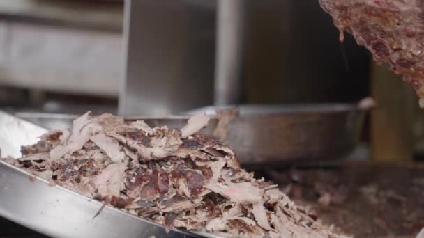 Kebab Shawarma Készítése Csirkéből Marhahúsból Spinning Griller Roaster Street Food — Stock videók