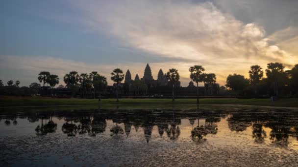 Time Lapse Angkor Wat Siem Reap Cambodja Zonsopkomst Reflectie Lake — Stockvideo
