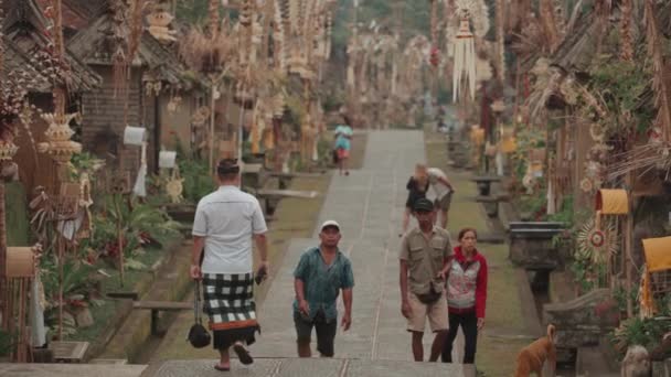 Bali Indonesia Penglipuran Traditional Balinese Village Decorated Penjor Galungan Kuningan — Stockvideo