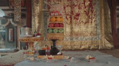 Canang Sari, Insence, Flowers, Gebongan Bali Endonezya Kültür Dini 'nde Hindu Bali Ayini' nin bir sembolü.