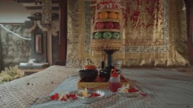 Canang Sari, Insence, Flowers, Gebongan Bali Endonezya Kültür Dini 'nde Hindu Bali Ayini' nin bir sembolü.