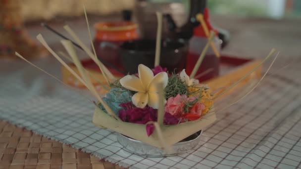 Canang Sari Insence Flowers Символ Индуистского Ритуального Обряда Острове Бали — стоковое видео