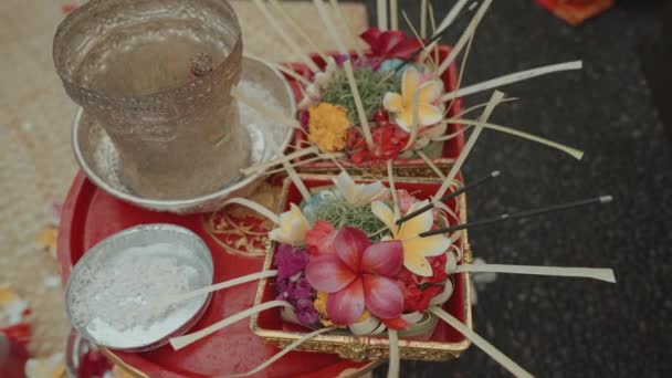 Canang Sari Insence Bloemen Gebongan Een Symbool Van Offers Hindoe — Stockvideo