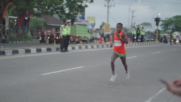 Bali Indonesien August 2023 Hurtig Løber Vinder Bali Marathon Run – Stock-video