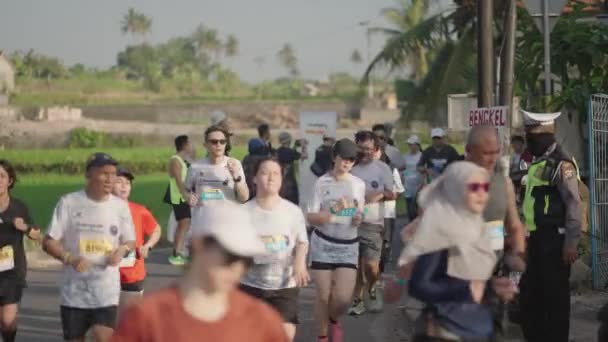 Bali Indonésia Agosto 2023 Milhares Corredores Participam Maratona Bali Run — Vídeo de Stock