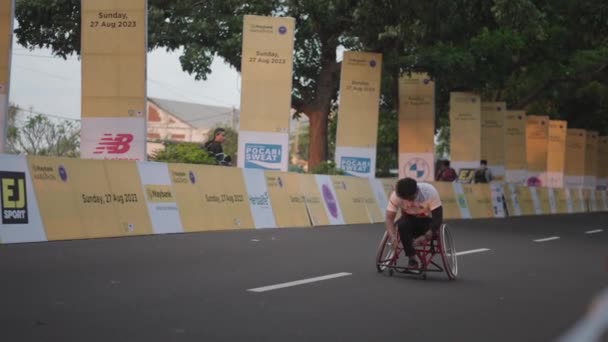 Bali Indonesien Augusti 2023 Personer Med Funktionshinder Rullstol Delta Bali — Stockvideo