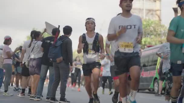 Bali Indonézia 2023 Augusztus Futók Ezrei Vesznek Részt Bali Maratonfutáson — Stock videók