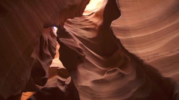 Antelope Canyon Background Imponujące Formacje Skalne Arizonie Tworzenie Labiryntu Abstrakcyjny — Wideo stockowe