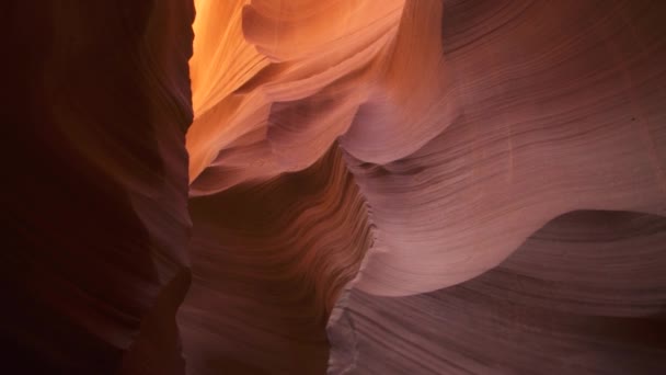 Antelope Canyon Háttér Lenyűgöző Szikla Képződmények Oldalon Arizona Létrehozása Labirintus — Stock videók