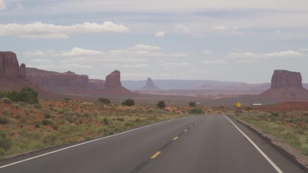 Jízda Monument Valley Tyčící Pískovcové Buttes Kmeni Navajo Arizoně Utah — Stock video
