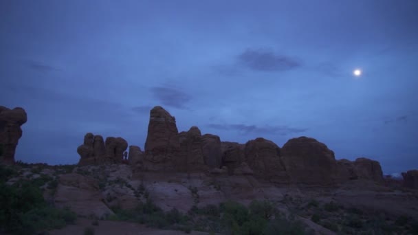 Arches National Park Moab Utah Parade Elephants Blue Night Moon — Stock Video