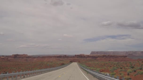 Rijden Naar Monument Valley Towering Sandstone Buttes Navajo Tribal Arizona — Stockvideo
